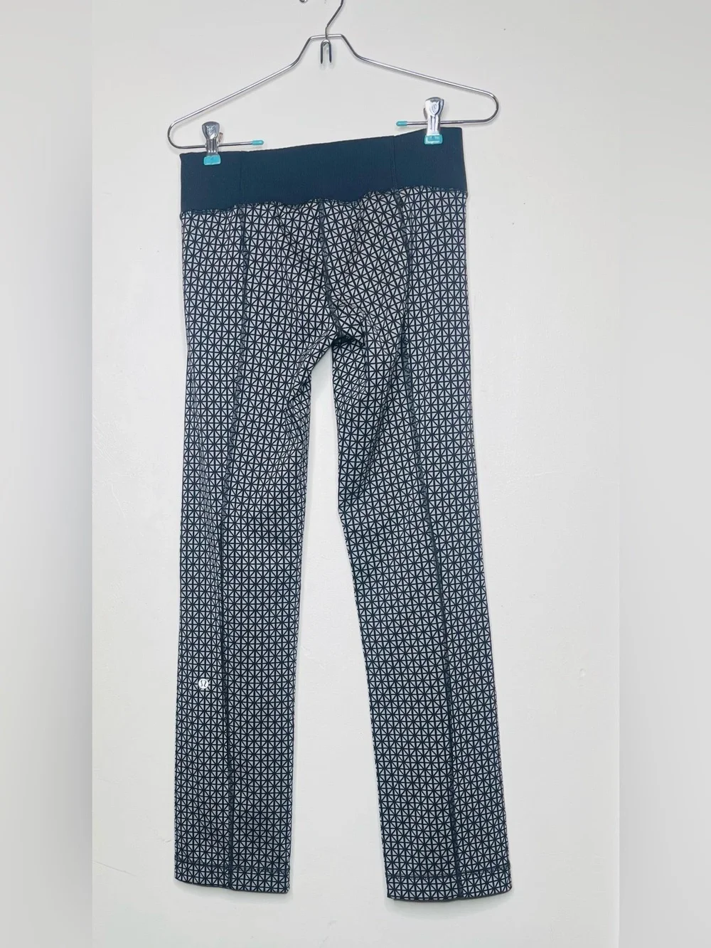 Lululemon Black & Gray Geometric Print Flare Leggings Size 4